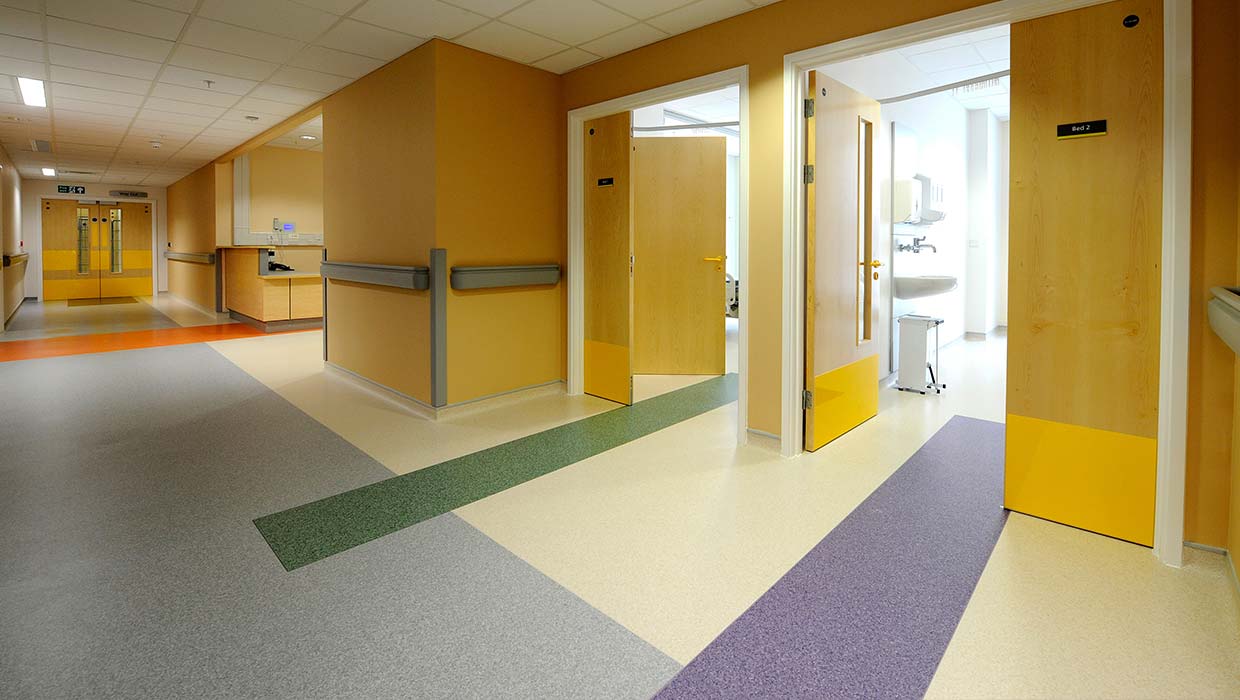 vinyl-flooring-hospitals-uk-pvcmed-min